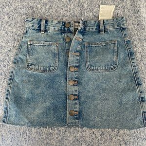 Like new Trafaluc distressed denim skirt